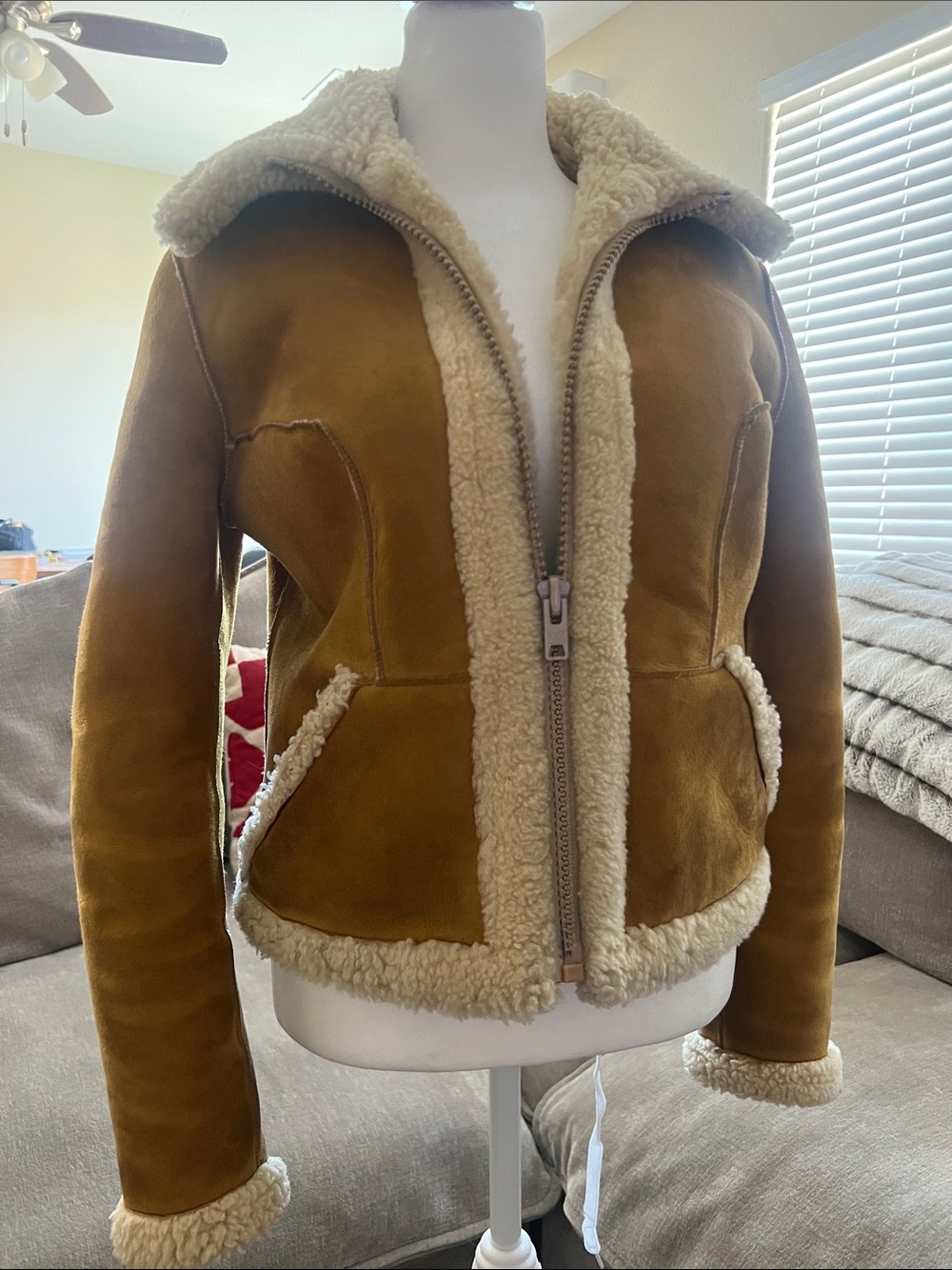 Vtg 70s Women’s Reversible Shearling Jacket - Tan with Cream Trim